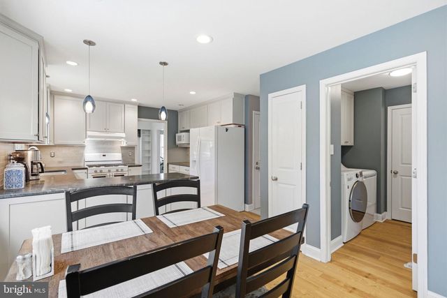 33 COUNTRY HILLS DR, Newark, DE 19711