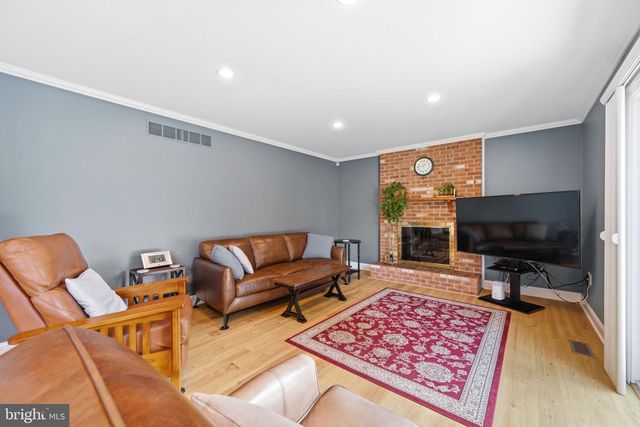 33 COUNTRY HILLS DR, Newark, DE 19711
