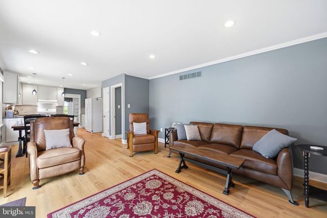 33 COUNTRY HILLS DR, Newark, DE 19711