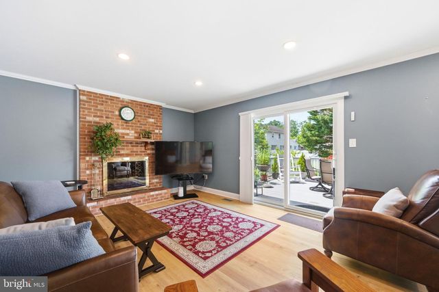 33 COUNTRY HILLS DR, Newark, DE 19711