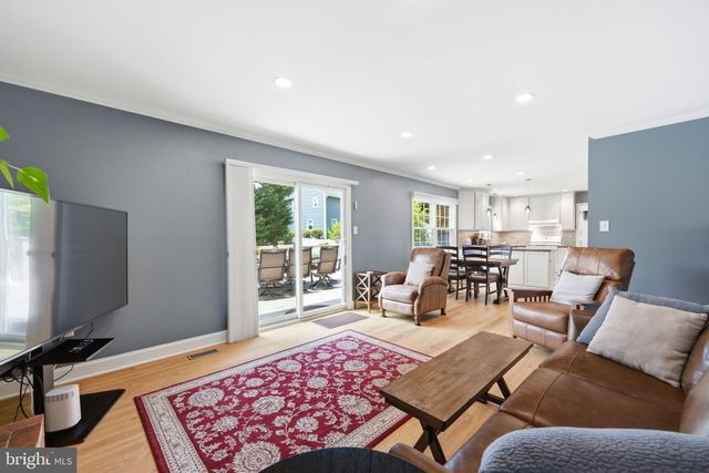 33 COUNTRY HILLS DR, Newark, DE 19711