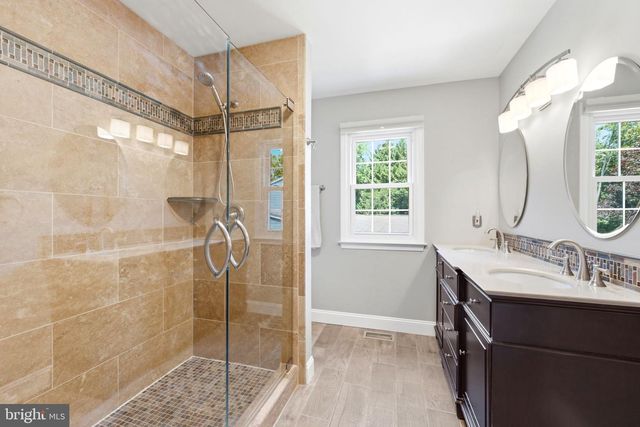 33 COUNTRY HILLS DR, Newark, DE 19711