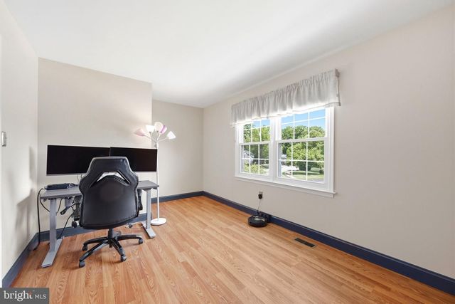 33 COUNTRY HILLS DR, Newark, DE 19711
