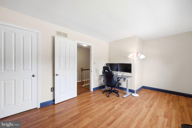 33 COUNTRY HILLS DR, Newark, DE 19711