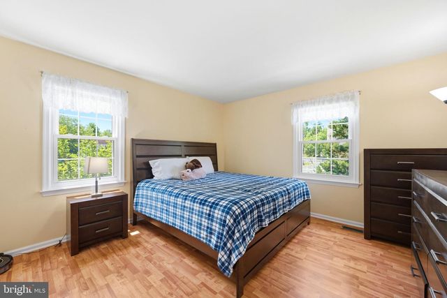 33 COUNTRY HILLS DR, Newark, DE 19711