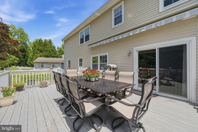 33 COUNTRY HILLS DR, Newark, DE 19711