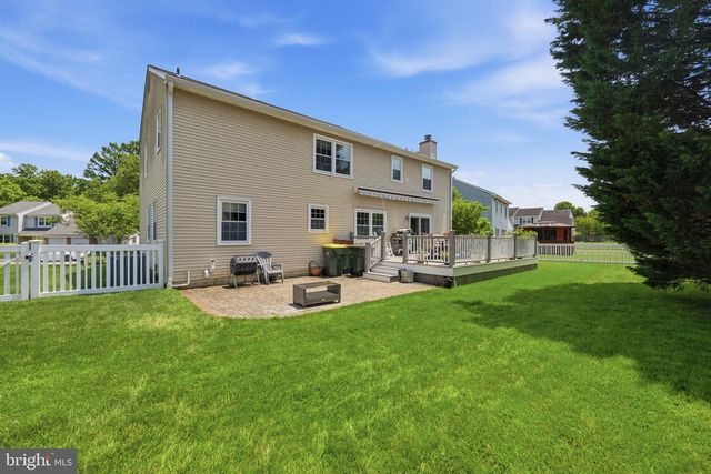 33 COUNTRY HILLS DR, Newark, DE 19711