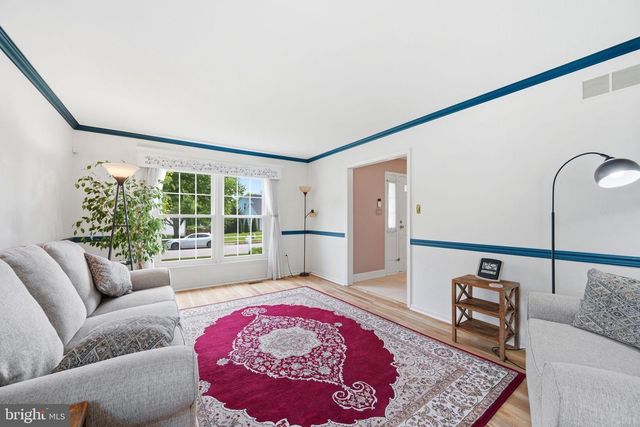 33 COUNTRY HILLS DR, Newark, DE 19711