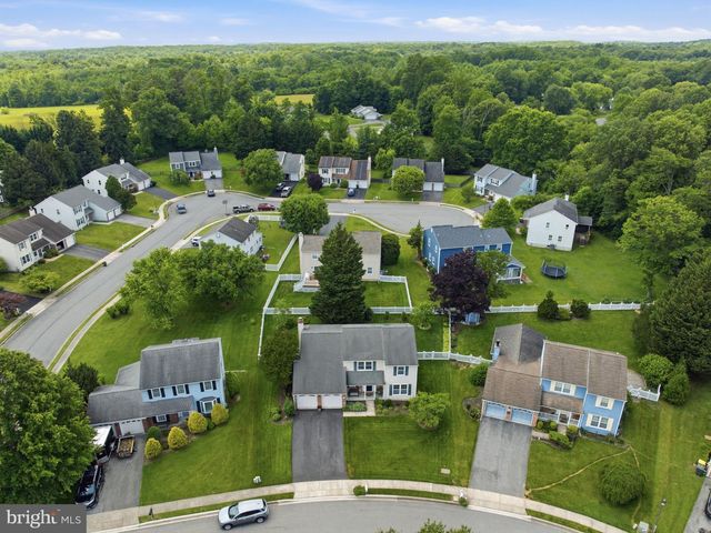 33 COUNTRY HILLS DR, Newark, DE 19711