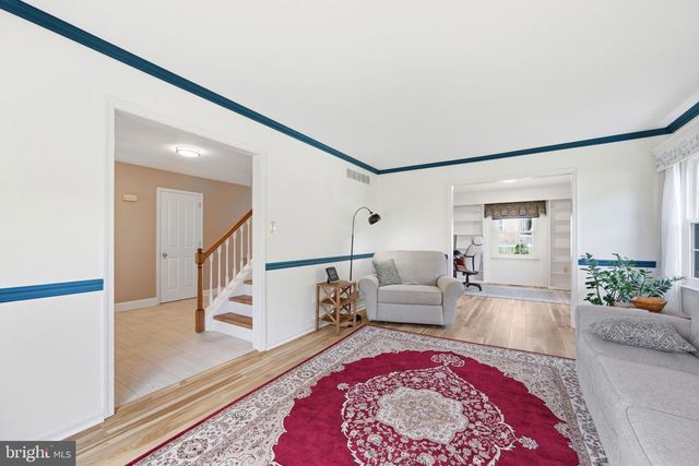 33 COUNTRY HILLS DR, Newark, DE 19711