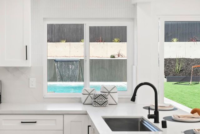 1110 Sea Village Dr, Cardiff By The Sea, CA 92007