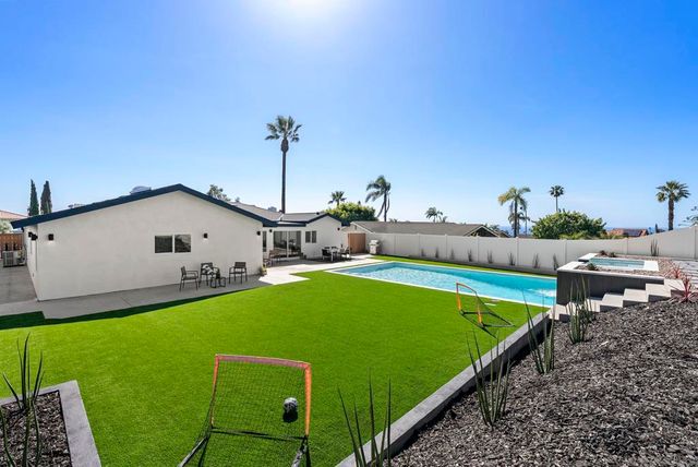 1110 Sea Village Dr, Cardiff By The Sea, CA 92007