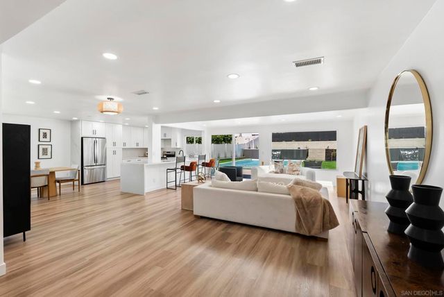 1110 Sea Village Dr, Cardiff By The Sea, CA 92007