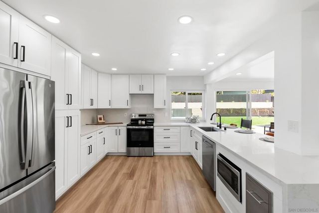 1110 Sea Village Dr, Cardiff By The Sea, CA 92007