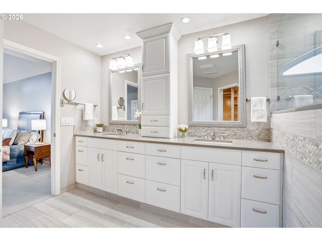 11450 Sw JACKIE Ct, Portland, OR 97224