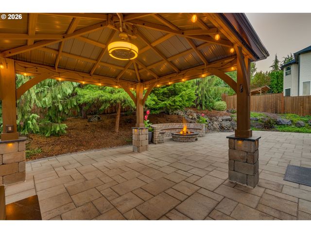 11450 Sw JACKIE Ct, Portland, OR 97224