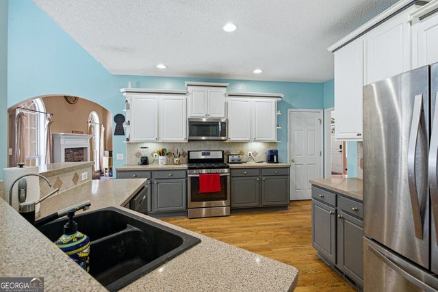 212 Brookstone Drive, Mcdonough, GA 30252