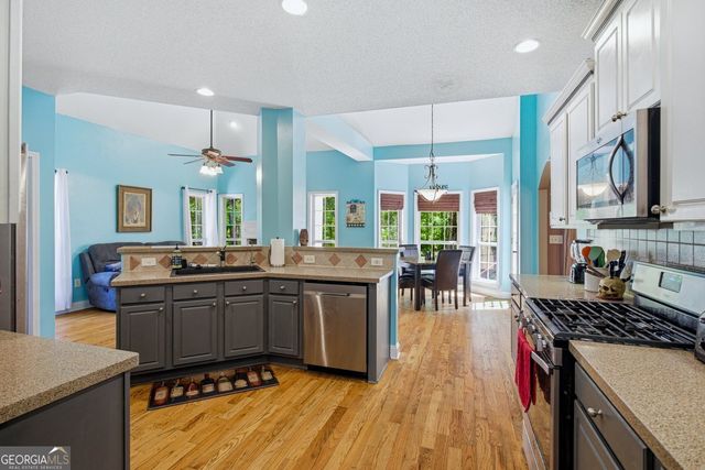 212 Brookstone Drive, Mcdonough, GA 30252