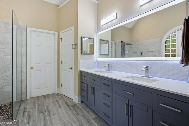 212 Brookstone Drive, Mcdonough, GA 30252