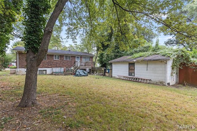 9823 Ventura Drive, Riverview, MO 63136