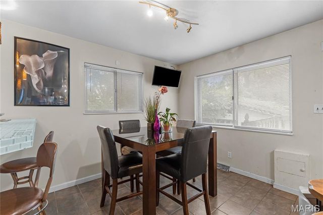 9823 Ventura Drive, Riverview, MO 63136