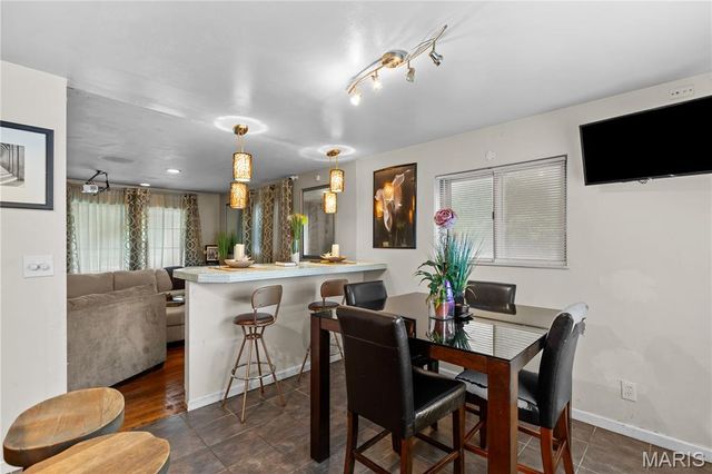 9823 Ventura Drive, Riverview, MO 63136