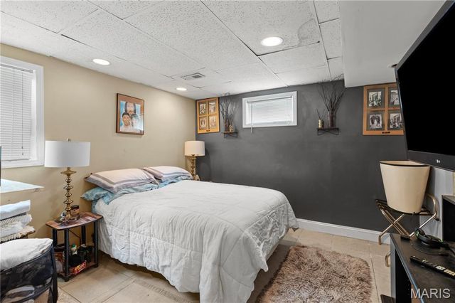 9823 Ventura Drive, Riverview, MO 63136