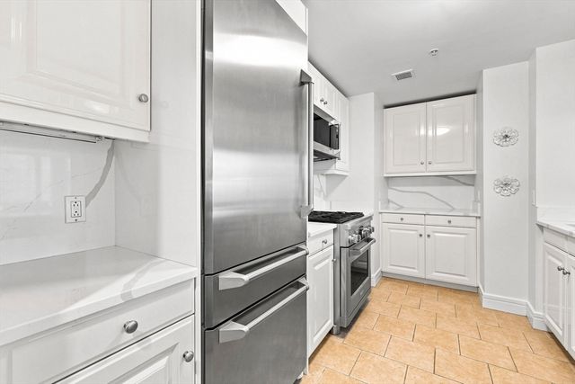 3 Avery St 305, Boston, MA 02111