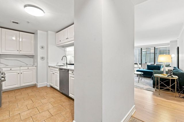 3 Avery St 305, Boston, MA 02111