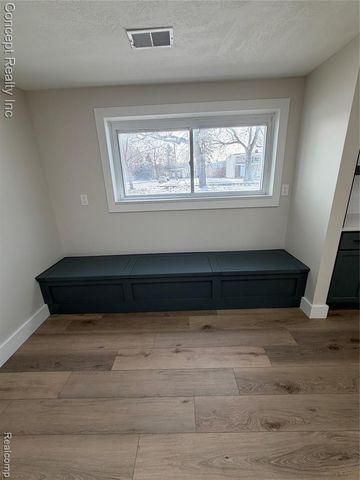 23556 Candace Drive, Rockwood, MI 48173