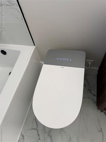 23556 Candace Drive, Rockwood, MI 48173