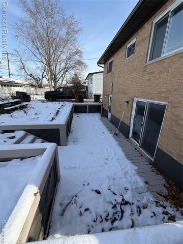 23556 Candace Drive, Rockwood, MI 48173