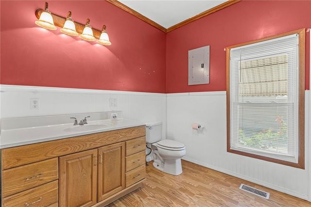 617 N Sycamore Street, Ottawa, KS 66067