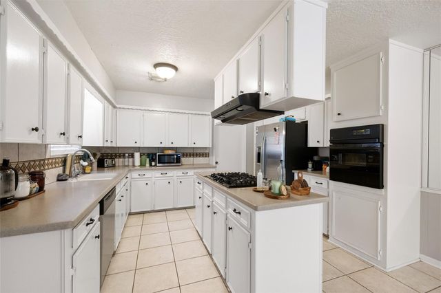 4205 Lariat Drive, Baytown, TX 77521