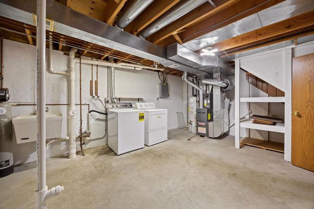 1411 Holly Drive, Janesville, WI 53546