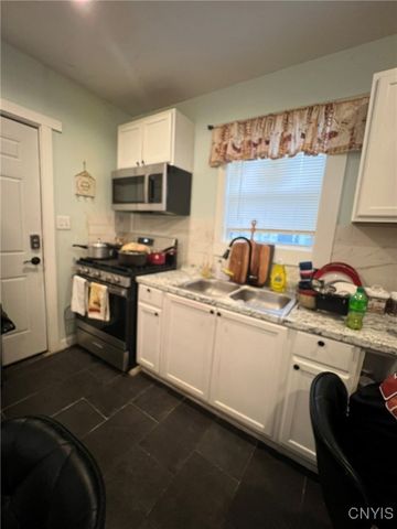 210 Hunt Avenue, Syracuse, NY 13207