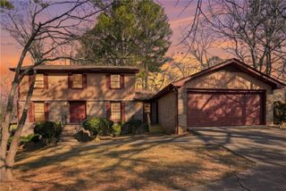 5825 Golden West SW Trail, Lilburn, GA 30047