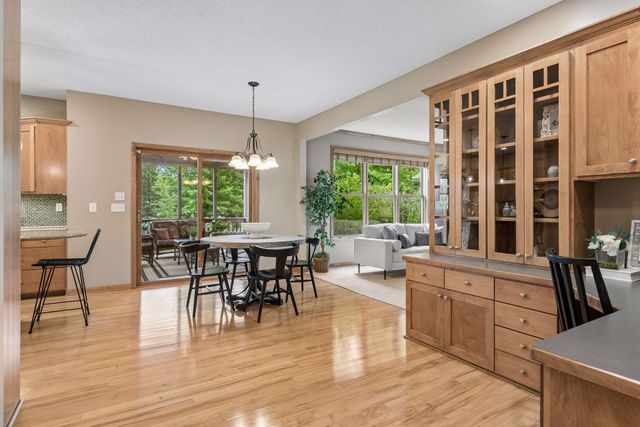 11455 Middleton Trail, Woodbury, MN 55129