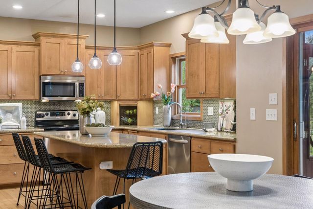 11455 Middleton Trail, Woodbury, MN 55129