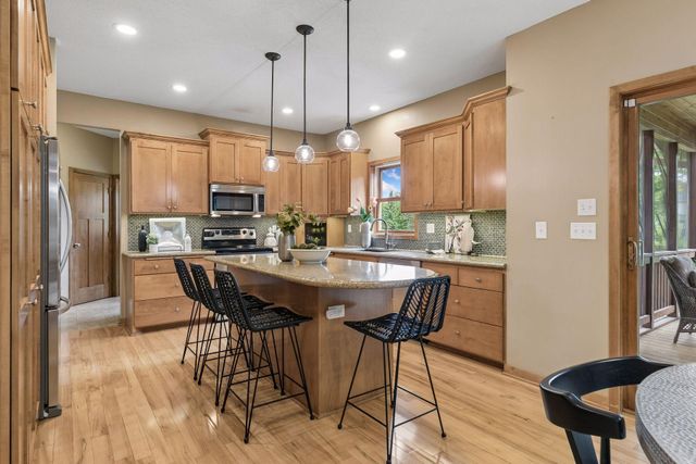 11455 Middleton Trail, Woodbury, MN 55129