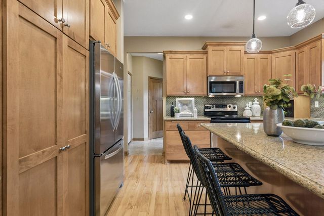 11455 Middleton Trail, Woodbury, MN 55129