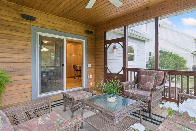 11455 Middleton Trail, Woodbury, MN 55129