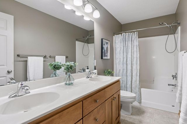 11455 Middleton Trail, Woodbury, MN 55129
