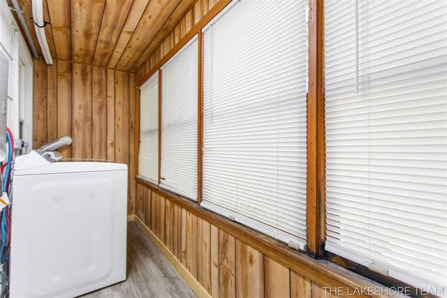 1677 W Lakewood Boulevard, Holland, MI 49424
