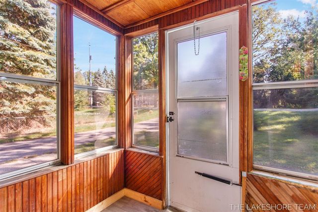 1677 W Lakewood Boulevard, Holland, MI 49424