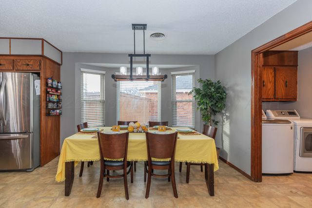 5807 CONTENTED Lane, Amarillo, TX 79109