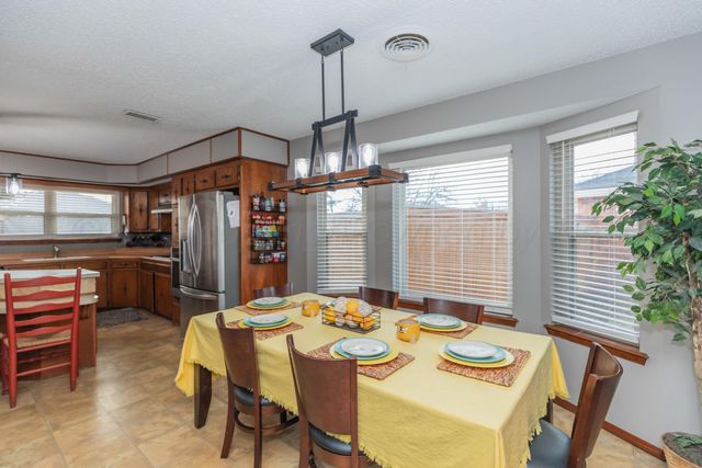 5807 CONTENTED Lane, Amarillo, TX 79109