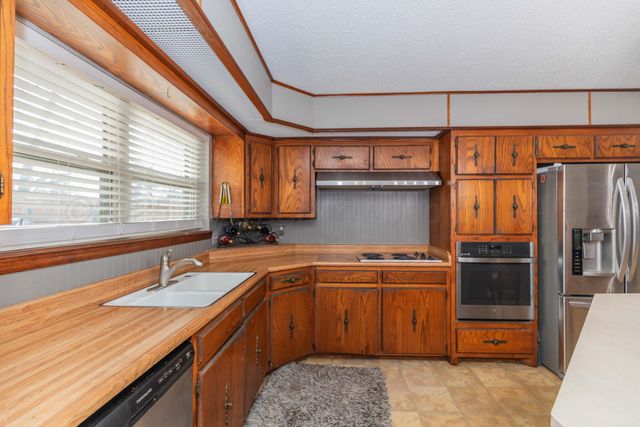 5807 CONTENTED Lane, Amarillo, TX 79109