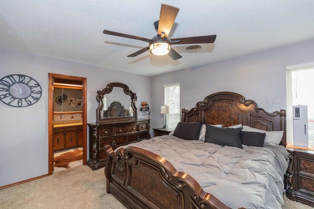 5807 CONTENTED Lane, Amarillo, TX 79109