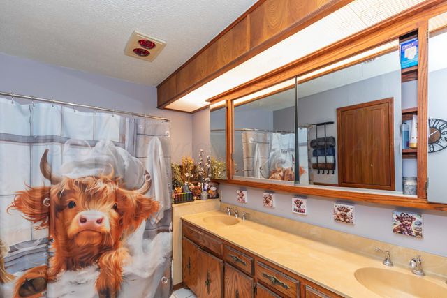 5807 CONTENTED Lane, Amarillo, TX 79109